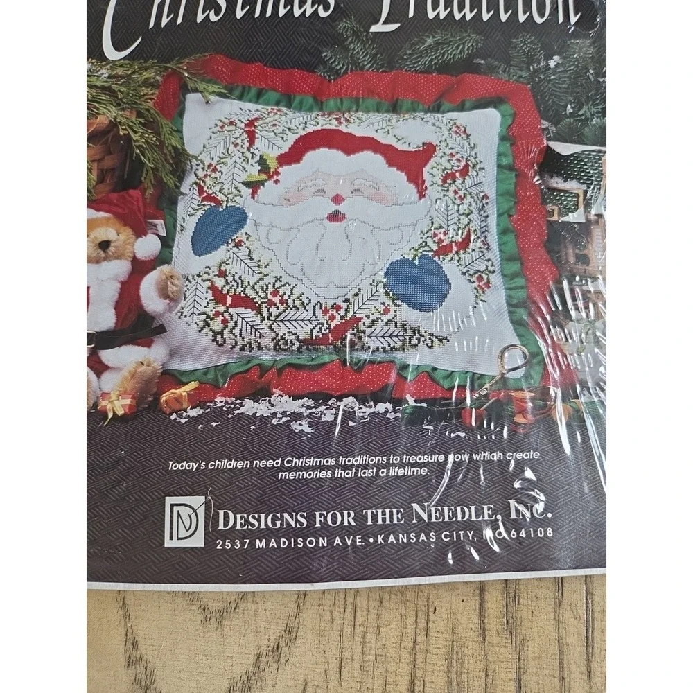 Vintage Crossstitch Christmas Tradition Pillow Cross Stitch Kit Santa 1911